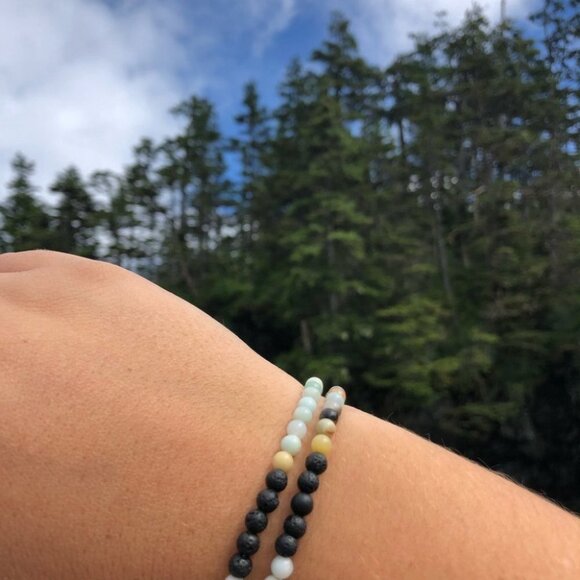 Rose Quartz Diffuser Bracelet - Picture 2 of 4